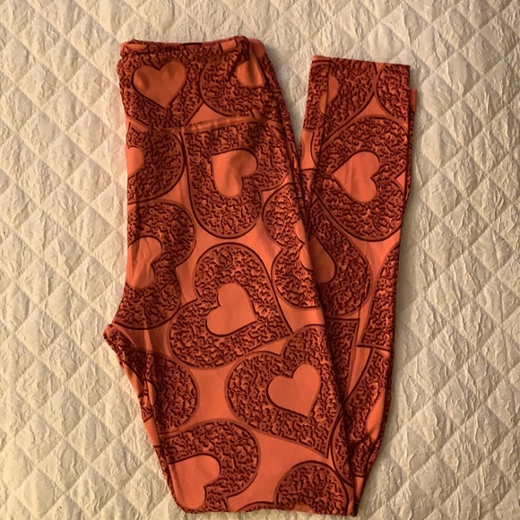 HEARTS LULAROE LEGGINGS